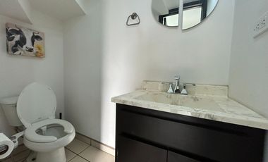 Casa en privada segura frente a CETYS | Semiequipada y con amplio patio