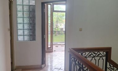 Rumah Taman Surya Kalideres 6x18 108m2 3KT Semi Furnished SHM Sudah Renovasi