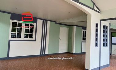 บ้านเดี่ยว 1 ชั้น บ้านปณิธาน ซอยเทศบาล 2 เนื้อที่ 50 ตรว. ถนนสระแก้ว-เขาหินซ้อน ตำบลท่าเกษม อำเภอเมืองสระแก้ว จังหวัดสระแก้ว