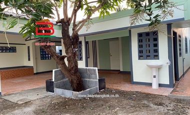 บ้านเดี่ยว 1 ชั้น บ้านปณิธาน ซอยเทศบาล 2 เนื้อที่ 50 ตรว. ถนนสระแก้ว-เขาหินซ้อน ตำบลท่าเกษม อำเภอเมืองสระแก้ว จังหวัดสระแก้ว