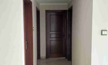 DIJUAL DAN DI SEWAKAN APARTEMENT (Unfurnhised) AMBASADOR KUNINGAN JAKARTA SELATAN
SHM
Tipe : 3 BR 
 2 KM + 1 Kamar Pembantu 
 1 Kamar Mandi+ Pembantu
Luas : 120 m2
Harga sewa Rp.120 jt/ th
HARGA Jual Rp.2.2 M