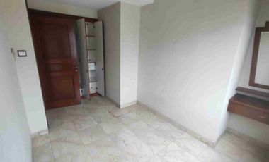 DIJUAL DAN DI SEWAKAN APARTEMENT (Unfurnhised) AMBASADOR KUNINGAN JAKARTA SELATAN
SHM
Tipe : 3 BR 
 2 KM + 1 Kamar Pembantu 
 1 Kamar Mandi+ Pembantu
Luas : 120 m2
Harga sewa Rp.120 jt/ th
HARGA Jual Rp.2.2 M