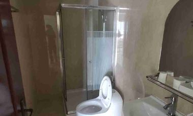 DIJUAL DAN DI SEWAKAN APARTEMENT (Unfurnhised) AMBASADOR KUNINGAN JAKARTA SELATAN
SHM
Tipe : 3 BR 
 2 KM + 1 Kamar Pembantu 
 1 Kamar Mandi+ Pembantu
Luas : 120 m2
Harga sewa Rp.120 jt/ th
HARGA Jual Rp.2.2 M