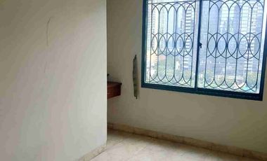 DIJUAL DAN DI SEWAKAN APARTEMENT (Unfurnhised) AMBASADOR KUNINGAN JAKARTA SELATAN
SHM
Tipe : 3 BR 
 2 KM + 1 Kamar Pembantu 
 1 Kamar Mandi+ Pembantu
Luas : 120 m2
Harga sewa Rp.120 jt/ th
HARGA Jual Rp.2.2 M