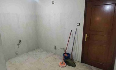 DIJUAL DAN DI SEWAKAN APARTEMENT (Unfurnhised) AMBASADOR KUNINGAN JAKARTA SELATAN
SHM
Tipe : 3 BR 
 2 KM + 1 Kamar Pembantu 
 1 Kamar Mandi+ Pembantu
Luas : 120 m2
Harga sewa Rp.120 jt/ th
HARGA Jual Rp.2.2 M
