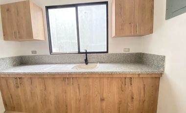 Casa en  Ciudadela Las Orquídeas certa a la escuela Nuevo continente