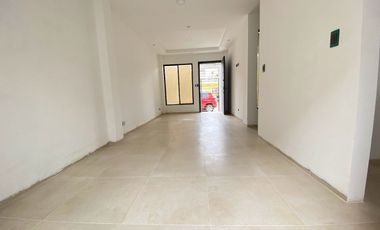 Casa en  Ciudadela Las Orquídeas certa a la escuela Nuevo continente