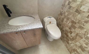 Casa en  Ciudadela Las Orquídeas certa a la escuela Nuevo continente