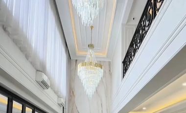 Rumah Mewah Pondok Indah Taman Bukit Hijau LT 650 M2 LB 900 M2 Lokasi Premium Depan Taman Jalan Lebar Bagus