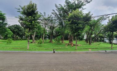 Rumah Mewah Pondok Indah Taman Bukit Hijau LT 650 M2 LB 900 M2 Lokasi Premium Depan Taman Jalan Lebar Bagus