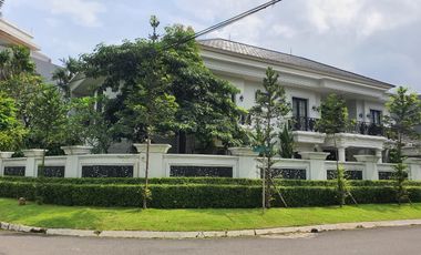 Rumah Mewah Pondok Indah Taman Bukit Hijau LT 650 M2 LB 900 M2 Lokasi Premium Depan Taman Jalan Lebar Bagus