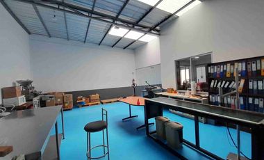 Complejo nuevo  de 5 bodegas ideal para inversión o negocio de bajo impacto como bodegaje o mediana producción sector Mitad del Mundo