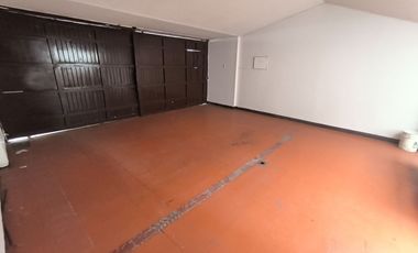 SE ARRIENDA CASA COMERCIAL EN CABECERA