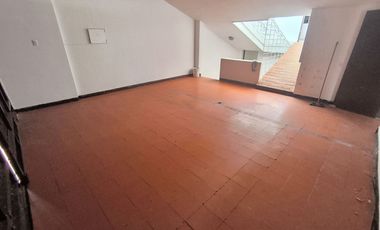 SE ARRIENDA CASA COMERCIAL EN CABECERA