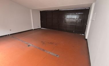 SE ARRIENDA CASA COMERCIAL EN CABECERA