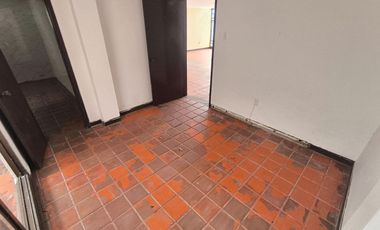 SE ARRIENDA CASA COMERCIAL EN CABECERA