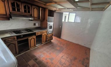 SE ARRIENDA CASA COMERCIAL EN CABECERA