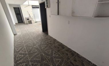 SE ARRIENDA CASA COMERCIAL EN CABECERA