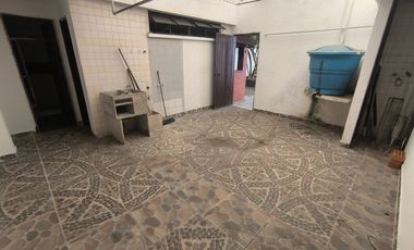 SE ARRIENDA CASA COMERCIAL EN CABECERA