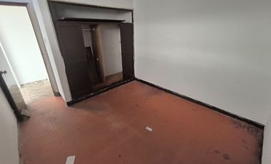 SE ARRIENDA CASA COMERCIAL EN CABECERA