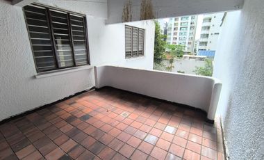 SE ARRIENDA CASA COMERCIAL EN CABECERA