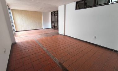 SE ARRIENDA CASA COMERCIAL EN CABECERA
