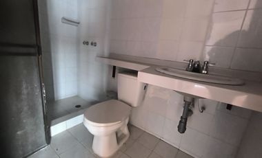 SE ARRIENDA CASA COMERCIAL EN CABECERA