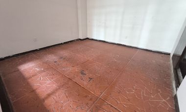 SE ARRIENDA CASA COMERCIAL EN CABECERA