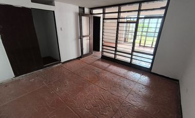 SE ARRIENDA CASA COMERCIAL EN CABECERA