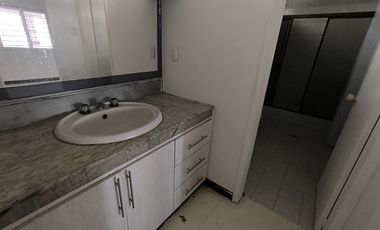 SE ARRIENDA CASA COMERCIAL EN CABECERA