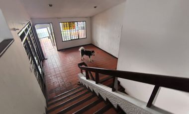 SE ARRIENDA CASA COMERCIAL EN CABECERA