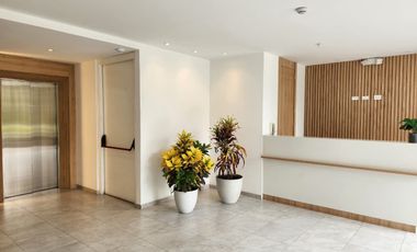 En Renta Departamento Amoblado de 3 Dormitorios  – Av. Primero de Mayo