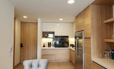 En Renta Departamento Amoblado de 3 Dormitorios  – Av. Primero de Mayo