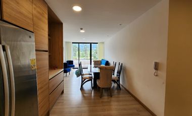 En Renta Departamento Amoblado de 3 Dormitorios  – Av. Primero de Mayo