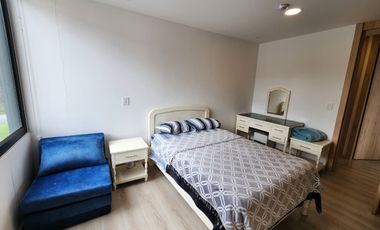 En Renta Departamento Amoblado de 3 Dormitorios  – Av. Primero de Mayo