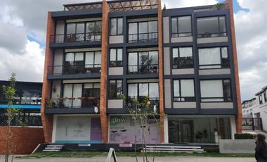 En Renta Departamento Amoblado de 3 Dormitorios  – Av. Primero de Mayo