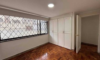 Renta Departamento de tres dormitorios al Norte de Quito, sector la Kenedy