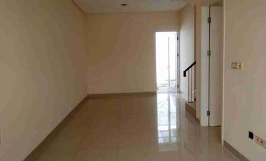 Rumah 2 Lantai di Green Lake City – Cluster Amerika Latin