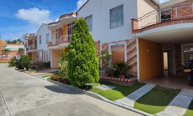 SE VENDE CASA EN PIEDECUESTA