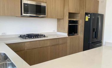 CASA EN RENTA — RIVIERI