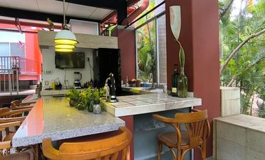 Hotel -casa en venta en  fraccionamiento club de golf Santa Fe, Morelos- 7 recamaras, 13 baños completos