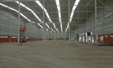 Bodega Vendo 3.100 M2 En Conjunto Cerrado / Venta $9.800.000.000  / Zona Industrial Acopi Yumbo