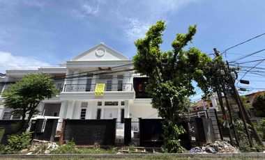 Rumah Modern Style 2 Lantai Double 2 Facad Termewah Murah di Cinere