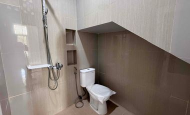 Rumah Modern Style 2 Lantai Double 2 Facad Termewah Murah di Cinere