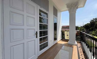 Rumah Modern Style 2 Lantai Double 2 Facad Termewah Murah di Cinere