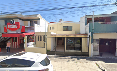 La tranquilidad de una gran decisión comienza aquí!! Venta de linda casa en recuperación bancaria entrega de 3 a 6 meses, Arboledas, Zapopan, Jal.