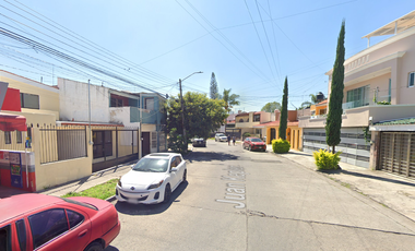 La tranquilidad de una gran decisión comienza aquí!! Venta de linda casa en recuperación bancaria entrega de 3 a 6 meses, Arboledas, Zapopan, Jal.