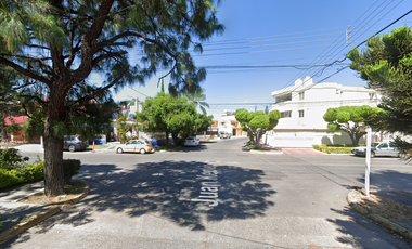 La tranquilidad de una gran decisión comienza aquí!! Venta de linda casa en recuperación bancaria entrega de 3 a 6 meses, Arboledas, Zapopan, Jal.