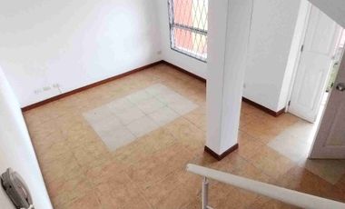 CASA EN VENTA, SECTOR MENA DEL HIERRO AV MACHALA