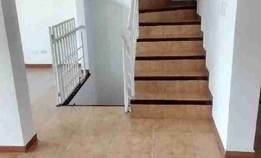 CASA EN VENTA, SECTOR MENA DEL HIERRO AV MACHALA
